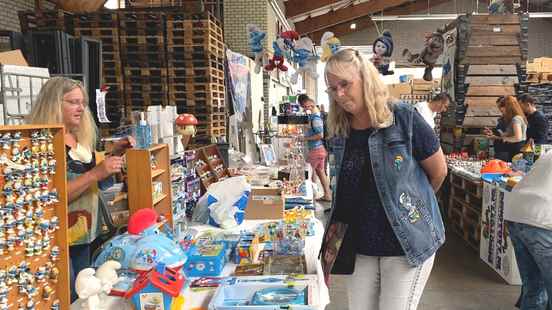 Smurf fans on the hunt for missing items in Leerdam