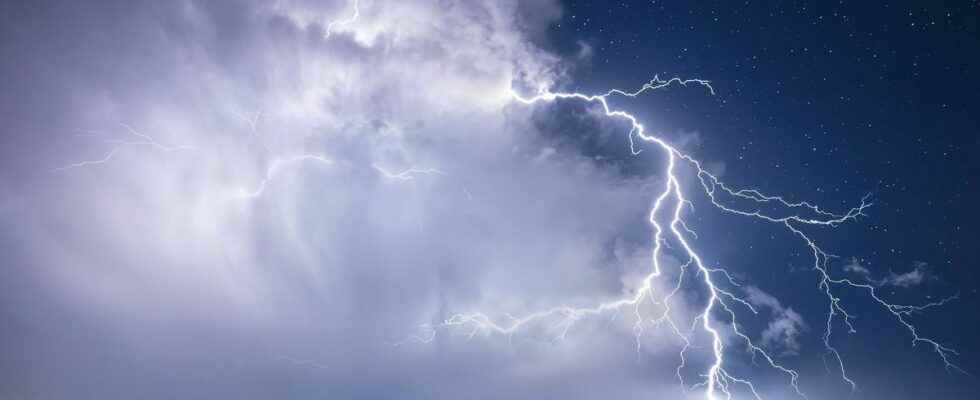 Storm watch how to protect yourself from lightning