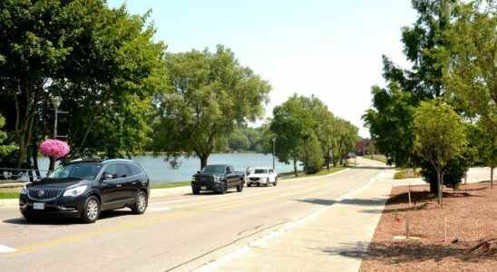 Stratford committee rejects Lakeside Drive summer lane closure to promote