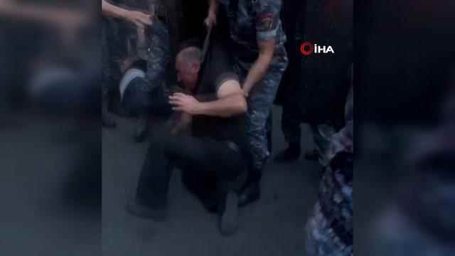 The Armenian police did not hurt Tough response to anti government
