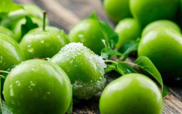 The biggest mistake made while eating green plums Better throw