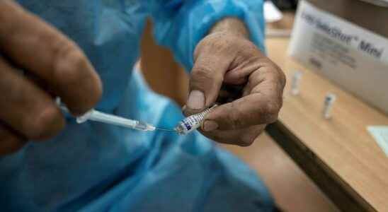 The expired covid 19 vaccine is given to Russians according to