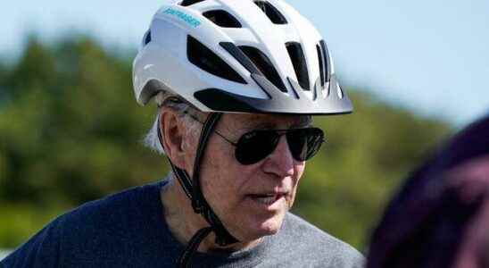 US President Joe Biden fell off his bike