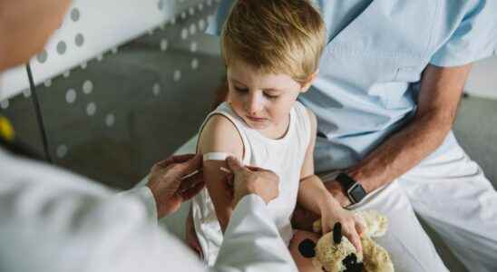 Vaccination of children soon possible by nurses pharmacists and midwives