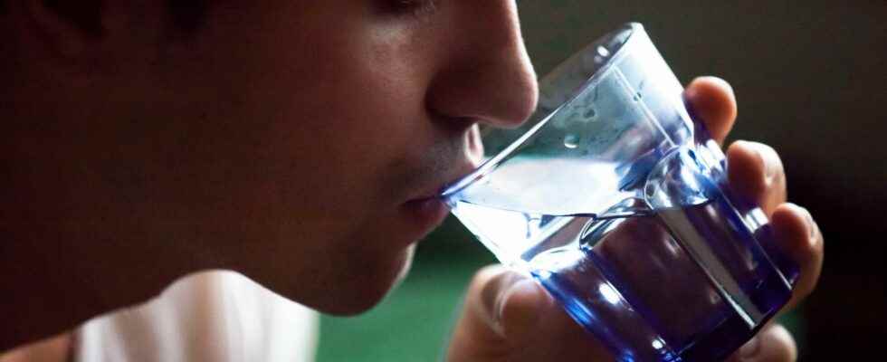 What are the causes and symptoms of dehydration