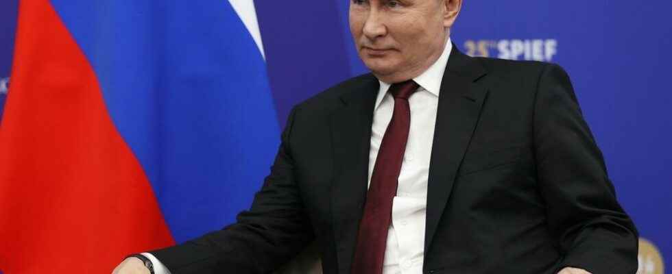 at the St Petersburg Forum Putin can count on the
