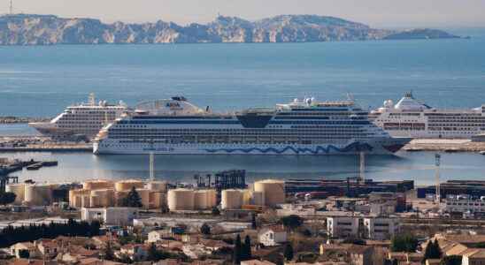 in Marseille anger against the pollution caused by cruise ships