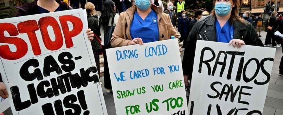 in Sydney striking nursing staff demand more resources