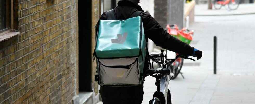 the Deliveroo meal delivery platform condemned again