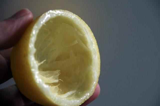 lemon-skin-648567_1920