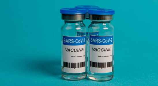 4th Covid vaccine dose enlarged 60 years old pregnant woman