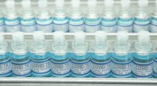 4th Covid vaccine dose extended caregivers for whom