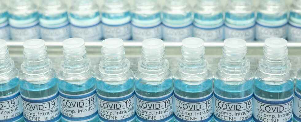 4th Covid vaccine dose extended caregivers for whom