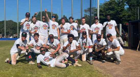 Baseball players UVV crown themselves champions first class