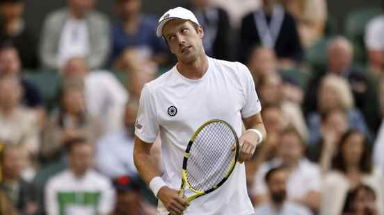 Botic van de Zandschulp loses at Wimbledon in three sets