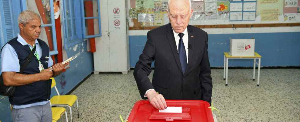 Constitutional referendum in Tunisia the opposition denounces the legitimacy of