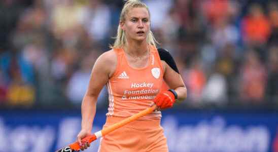 Dutch hockey players at the World Cup also pass Germany