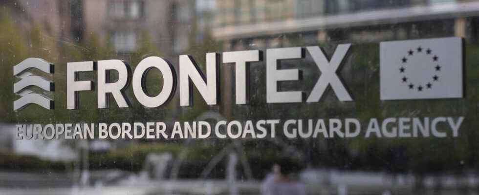 Frontex knew of illegal deportations of migrants to Greece report