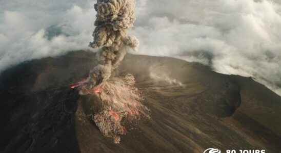 Fuego volcano in Guatemala a fiery cloud 6 km long