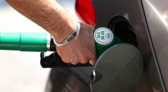 Fuel prices rebate at Total cost price by Leclerc Promotions
