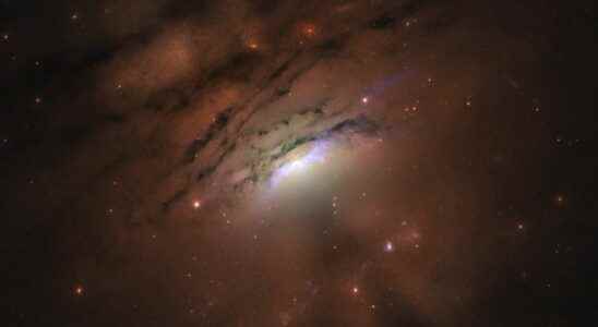 Giant black holes at the center of galaxies influence star