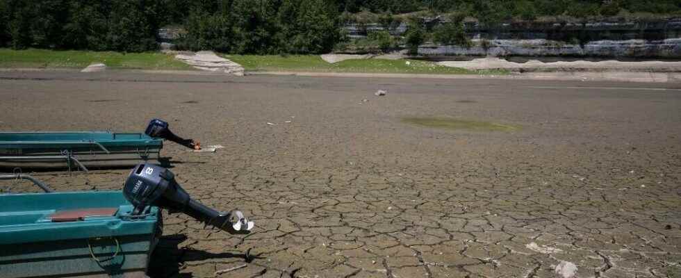 In France the drought undermines the water level of rivers