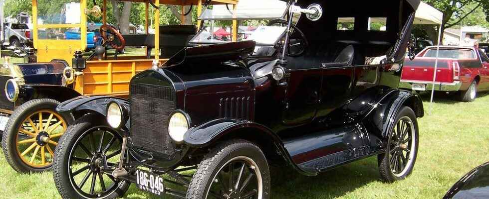 Mitchells Bay Antique Car Truck Motorcycle and Tractor Show returns