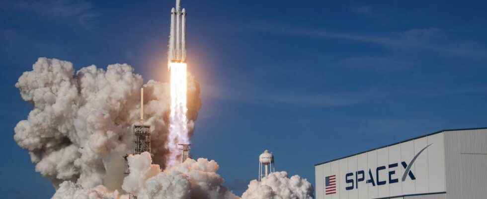 NASA chooses SpaceXs Falcon Heavy to launch its Dark Energy