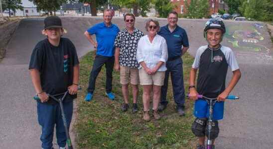 New skatepark rain gardens provide hands on learning for Stratford students