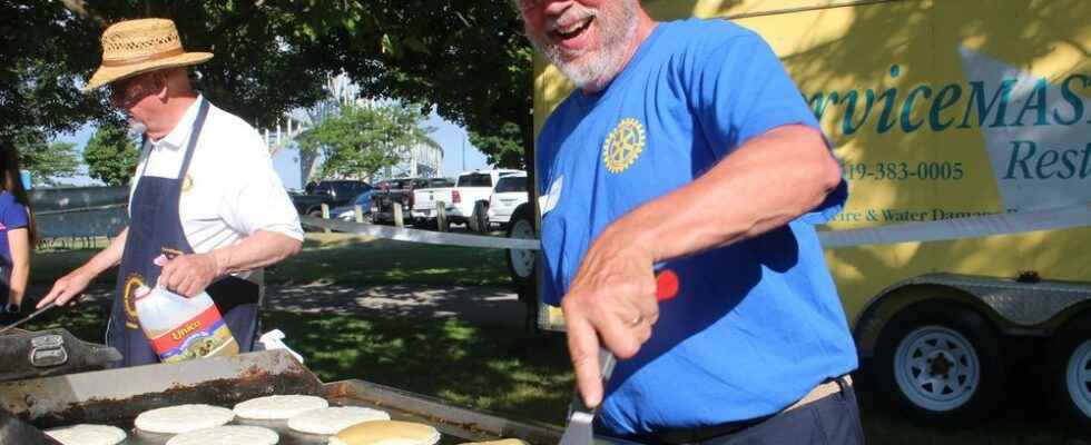 Sail and a pancake Sarnia Rotarians feed Mackinac race spectators