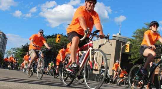 Sarnias BIG Slow Roll draws a big crowd of cyclists