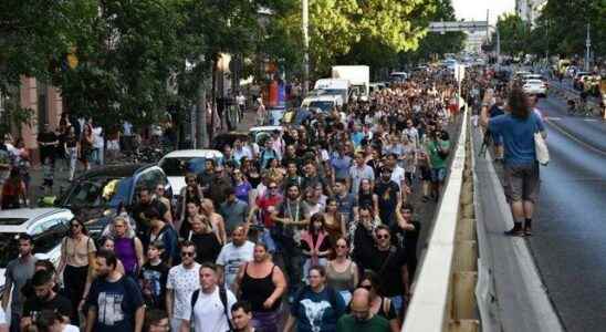 Tax increase protest in Hungary Demonstrators block main streets and
