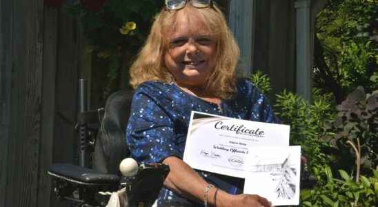 Terminally ill Stratford woman using art to raise money for