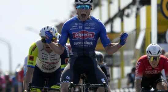 Tour de France 2022 Jasper Philipsen wins the 15th stage