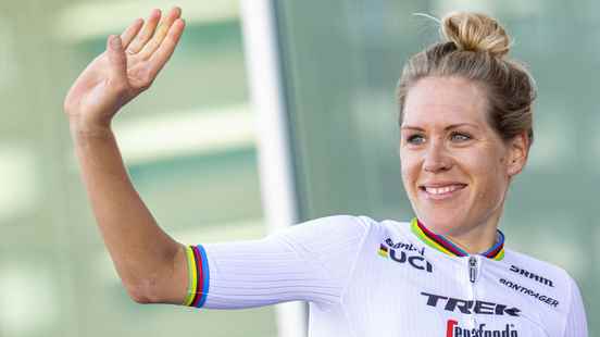 Van Dijk wins Ladies Tour despite Wiebes fourth stage victory