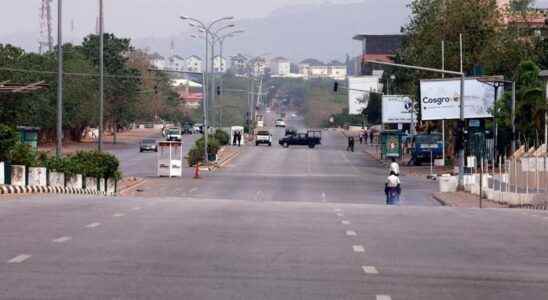 gunmen open fire at an army checkpoint near Abuja