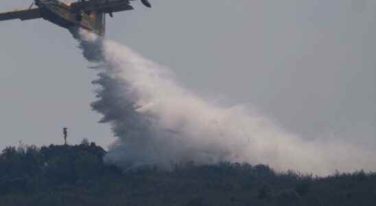 700 evacuated after fires in Spain