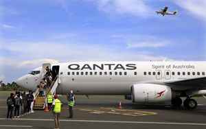 Air traffic Qantas seeks baggage handlers among