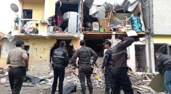 Bomb attack kills at least five people in Guayaquil