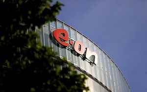 EON confirms guidance despite 1st half with falling profits