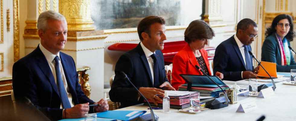 Emmanuel Macron the government and the end of abundance They