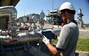 Europe gas still on the rise Governments launch savings plans