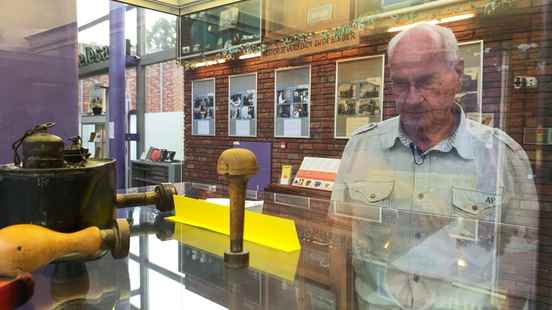 Exhibition honors the disappeared postal workers of Leersum The telephone