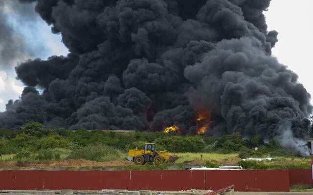 Explosions at the tanker base in Cuba Thousands evacuated call