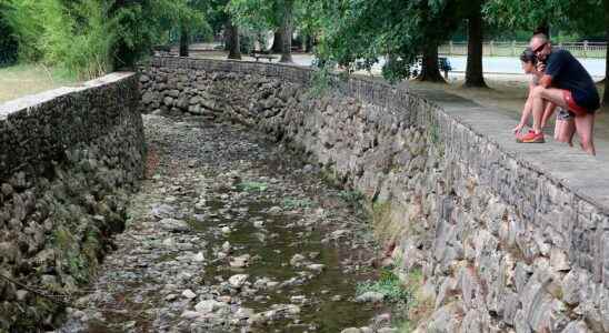 French flood warning after drought