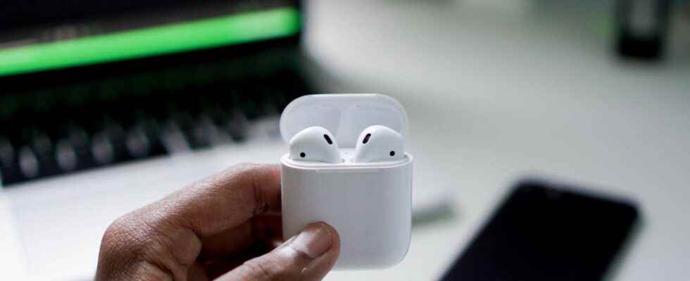 How to connect AirPods headphones to your Windows PC