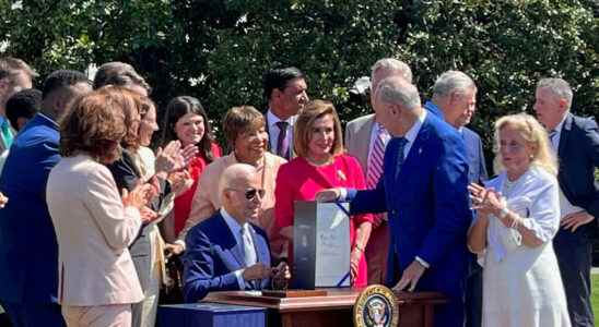 Joe Biden signs law to restart US semiconductor production