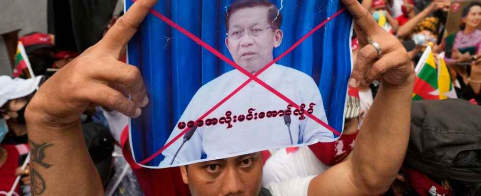 Myanmars junta extends the state of emergency