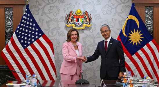 Nancy Pelosi arrives in Malaysia and maintains the blur on
