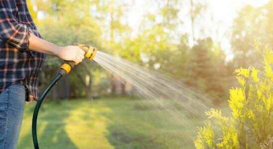 Restriction of water use in the UK Hose use ban